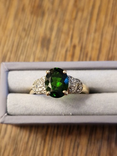 9ct gold tsavorite - tsavorite, and