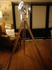 Retro Chic Floor Lamp - Short Theatre Stage Spotlight LED Wooden Tripod