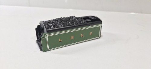 Hornby lner green - hornby,
