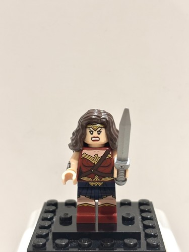 Genuine lego wonder woman - genuine,