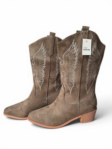 Brand new cowboy boots - new, 6