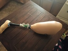 prosthetic leg above knee