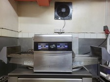 Conveyor pizza oven - ,