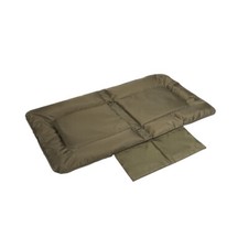 Carp Fishing Beanie Unhooking