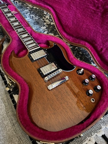 Gibson guitar walnut 2015 - guitar,