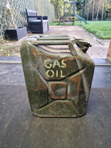 British army jerry can with - can,