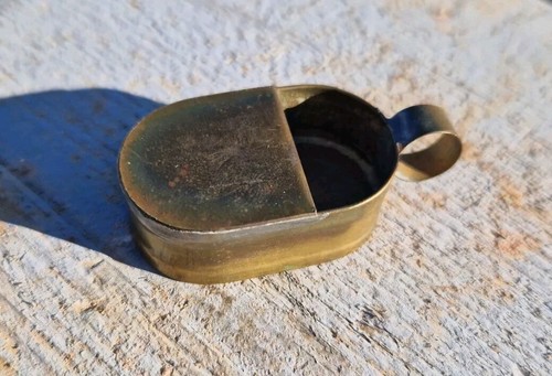Trench art bed - to,