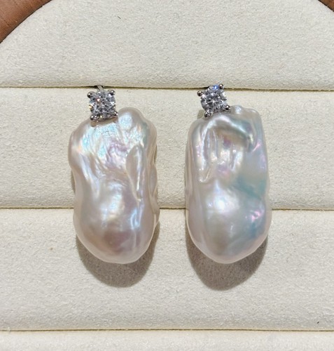 Genuine large white baroque - genuine,