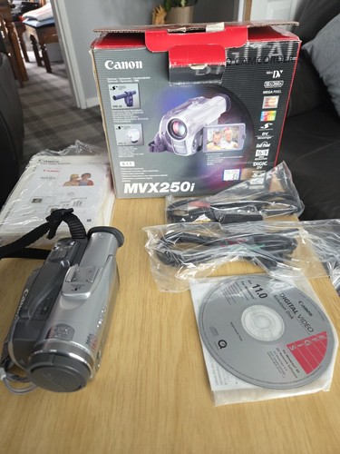 Canon mvx250i pal camcorder - canon,