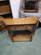 OLD CHARM FURNITURE OAK CANTERED CARVED CONSOLE/HALL/TELEPHONE TABLE WITH SHELF