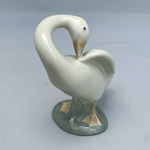 Lladro porcelain swan figurine - lladro,
