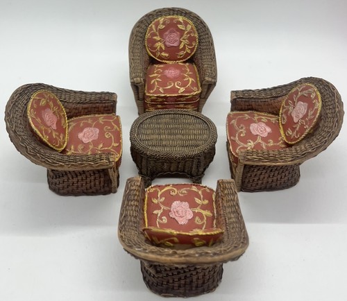 Dolls house furniture - , resin