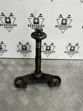 YAMAHA FZS600 FZS 600 FAZER LOWER FORK YOKE STEM TREE OEM