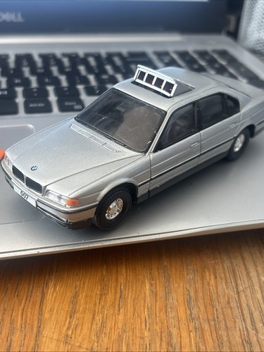 Corgi bmw 750i 007 tomorrow - -,