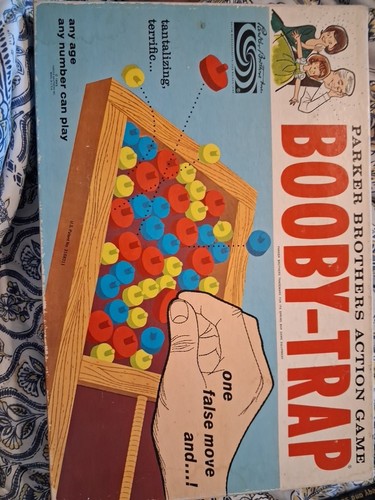 Excellent vtg 1965 - booby, trap