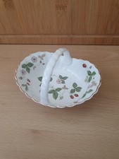 WEDGWOOD BONE CHINA WILD STRAWBERRY BASKET