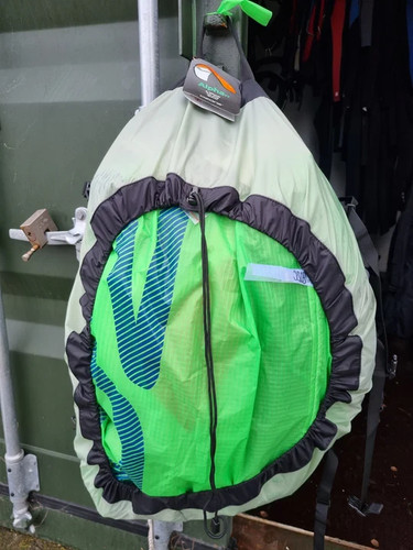 Ozone kitesurfing kite - kite, alpha