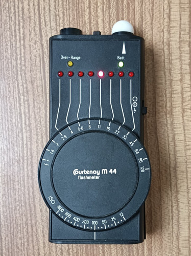 Courtenay m44 flash - m44, meter