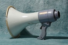 VINTAGE 1950's PYE TRANSHAILER HAND HELD BATTERY MEGAPHONE LOUD HAILER