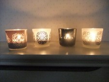 JOB LOT - 39 GLASS TEA LIGHT