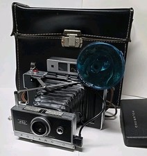 Vintage Polaroid Automatic 250 Land Camera with Flash And Case