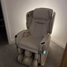 OSIM Ulove 1  - Massage Chair  - Zero Gravity , Full Body Massage