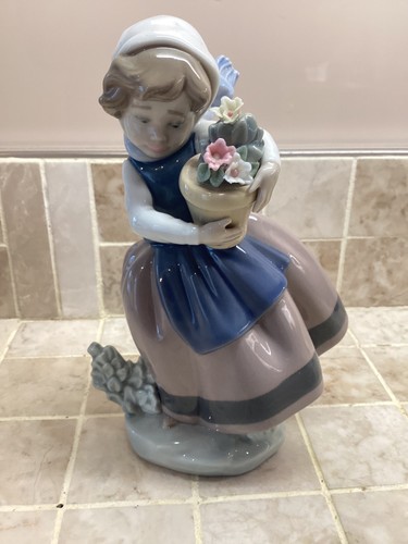 Lladro retired 1983 5223 - retired,