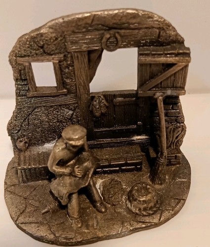 Tudor mint fisherman - fisherman, pewter