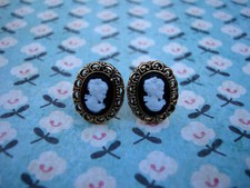 FUNKY CAMEO HEAD EARRINGS