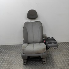 KIA CARNIVAL Mk3 VQ Front Right Seat LHD 884104D170 2.9 Diesel 2007 29438569