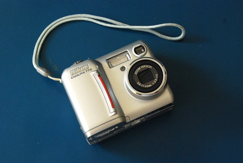 Nikon coolpix 775 digital - coolpix,