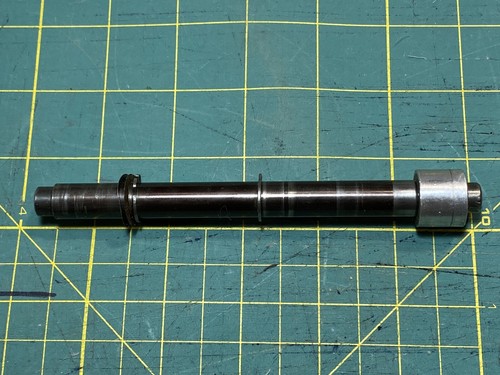 Ringle rear hub axle - hub,