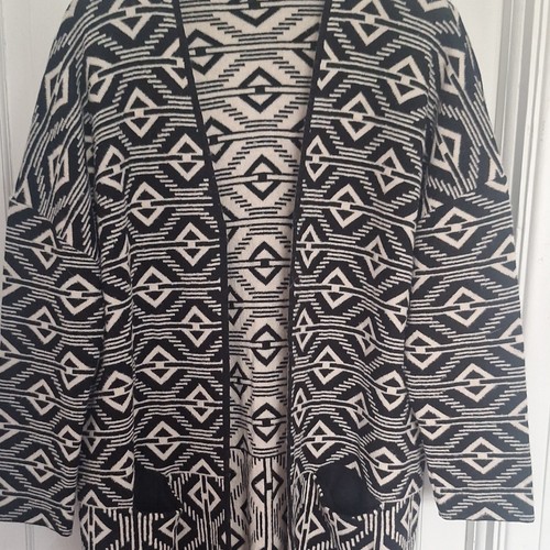 Next black white geometric - black,
