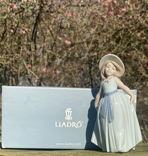 Lladro figurine chiquitina - lladro,