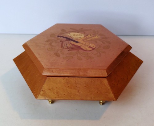 Reuge music box playing - reuge, "music