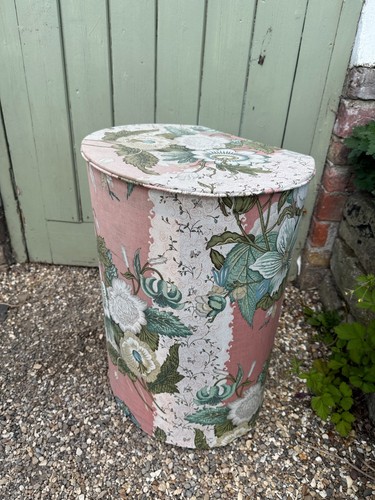 Vintage oval laundry box - oval,