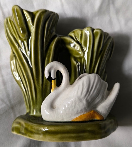 Sylvac 4393 small swan vase - small,