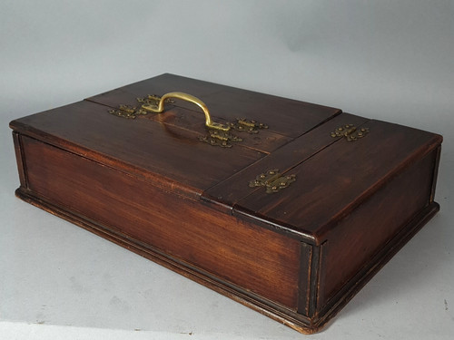Antique wooden box playing
