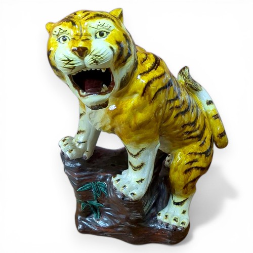 Vintage kutani large tiger - kutani,