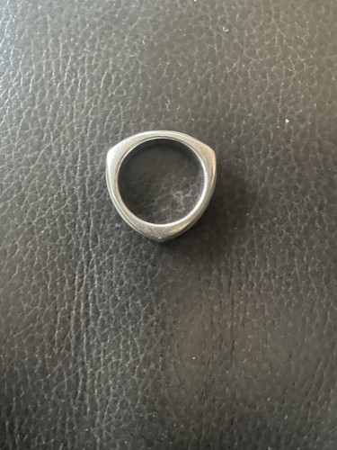 Sterling silver ring has - sterling,