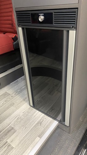 Dometic 70l fridge - 10.4t,