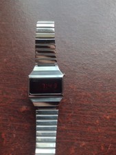 Timex SSQ LED Vintage 1970s Womens Watch Quartz Silver Case & Bracelet