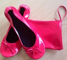 HOT PINK ROLL UP FOLD PUMPS
