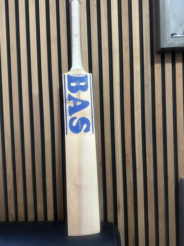 Malik cricket bat - mb,