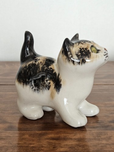 Cute winstanley pottery cat - winstanley,