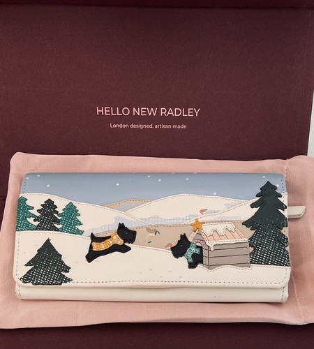 Radley home the snow - at, in