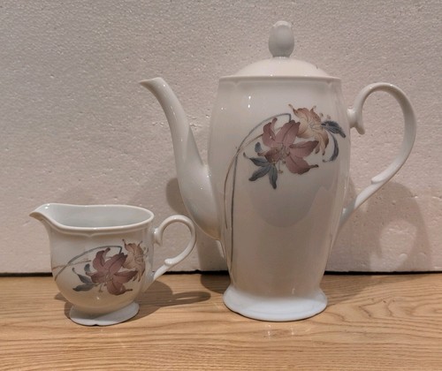 Lily coffee pot - lily,