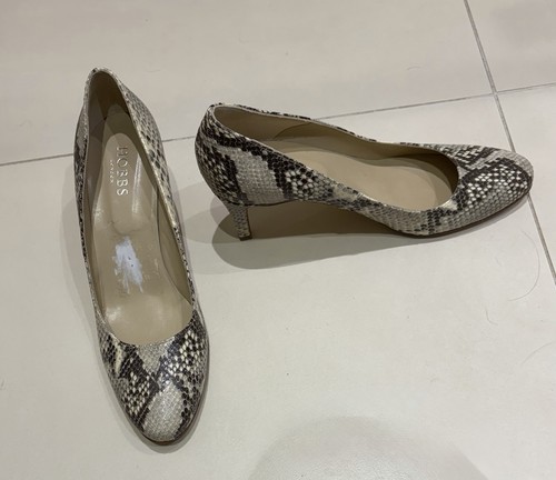 Never worn immaculate - never, worn,