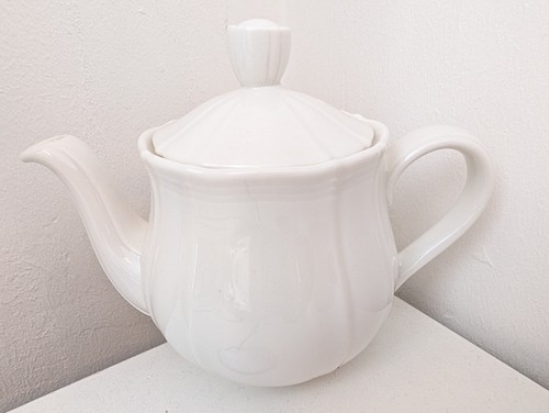 Royal doulton hallmark tea - royal,