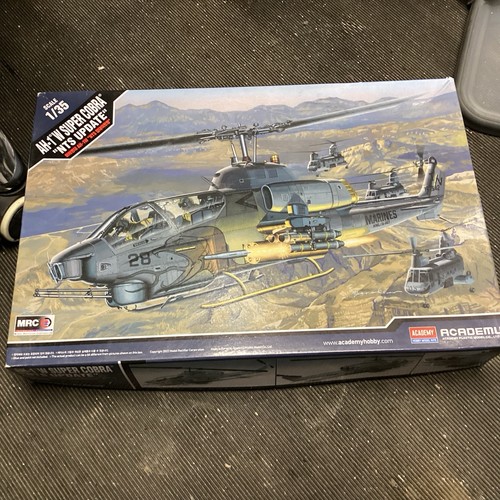 Academy 1 w super - ah-1,